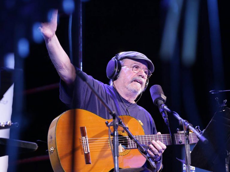 Silvio Rodríguez regresa en concierto al Luna Park de Argentina