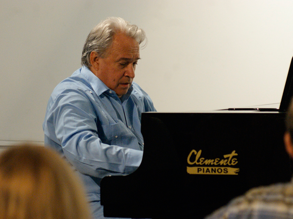 Frank Fernández celebrará sus 75 años con un concierto en el Teatro Martí